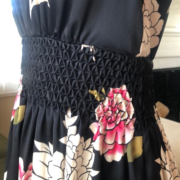 Jessica Simpson Floral, A Line Satin Dress. - Picture 3 of 9